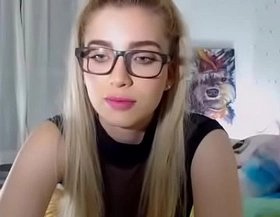 Webcam sexy blonde live teasing