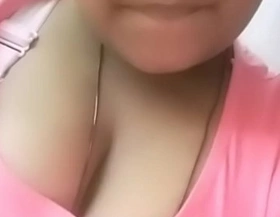 Desi girl p mpl boobs show in cam